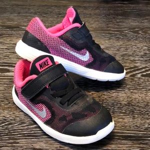 🌟Nike🌟 revolution 3